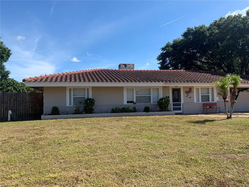 2523 Grove Street Sarasota FL 34239