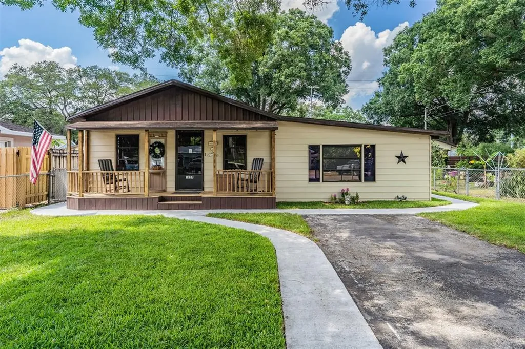 1707 W Wildwood Court Tampa FL 33604
