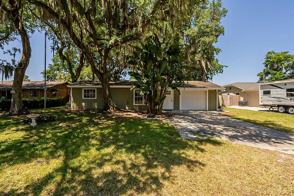 1724 Pine Tree Drive Edgewater FL 32132