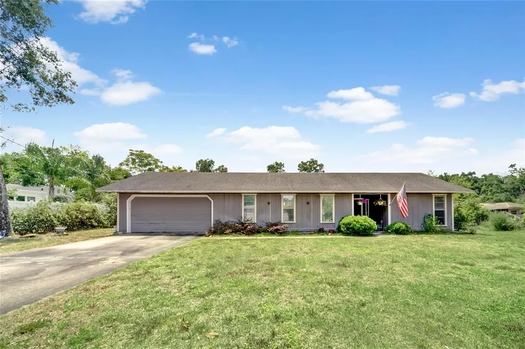 513 Gordon Court Deland FL 32720