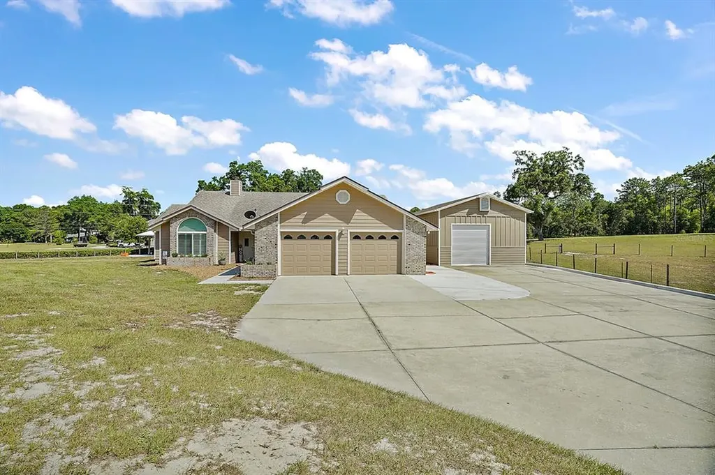 21706 Lake Seneca Road Eustis FL 32736