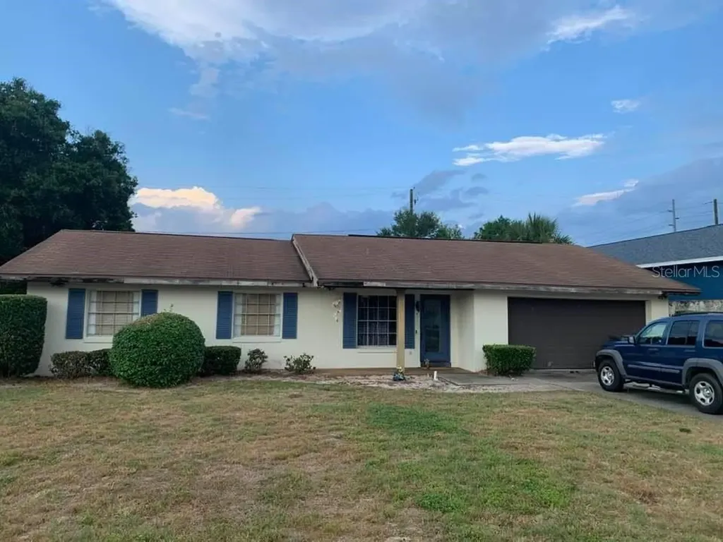 104 Lincoln Road Winter Haven FL 33884