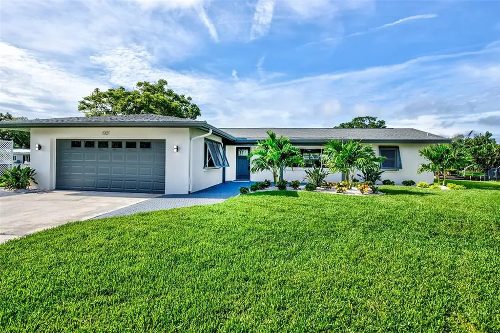 5101 Huntington Circle NE St Petersburg FL 33703