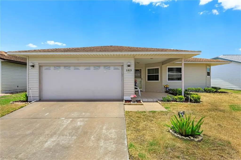 1815 Prairie Dunes Circle N Lakeland FL 33810