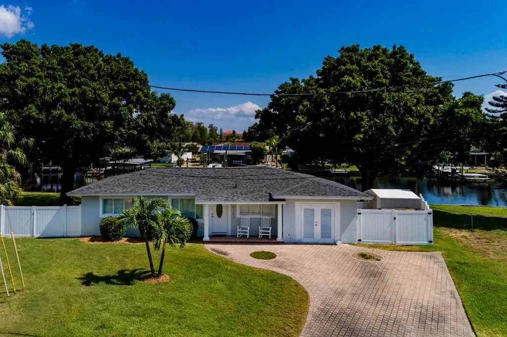 9680 Treasure Lane NE St Petersburg FL 33702