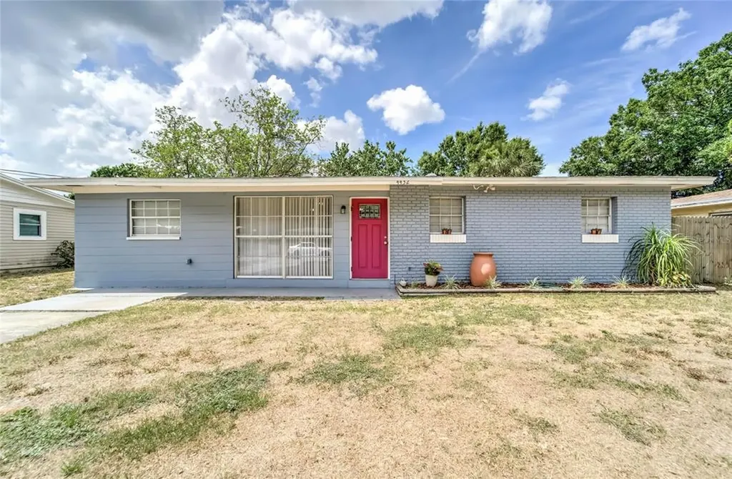 4432 W Bay Avenue Tampa FL 33616