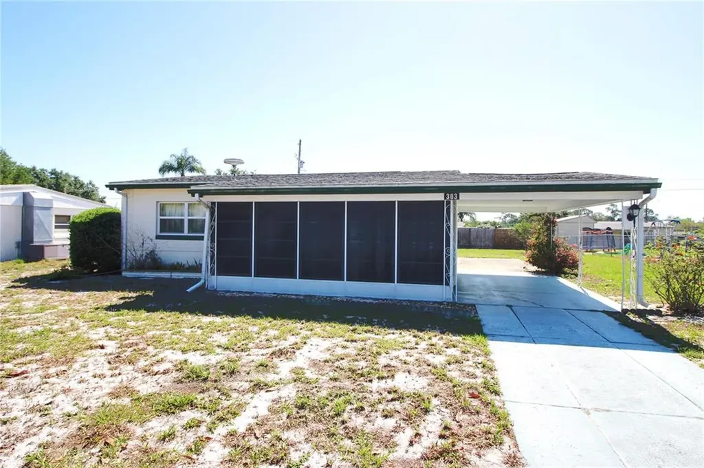 303 Stanley Avenue Frostproof FL 33843