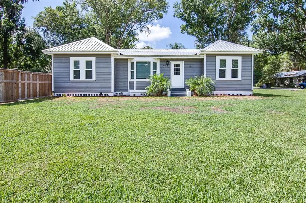 801 E Calhoun Street Plant City FL 33563