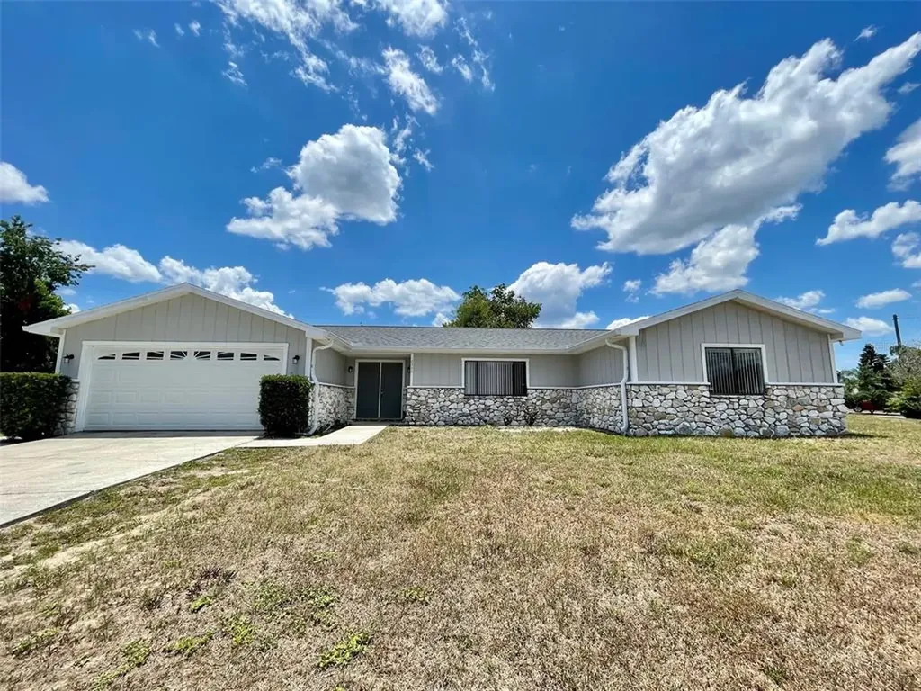2347 Bannister Street Deltona FL 32738