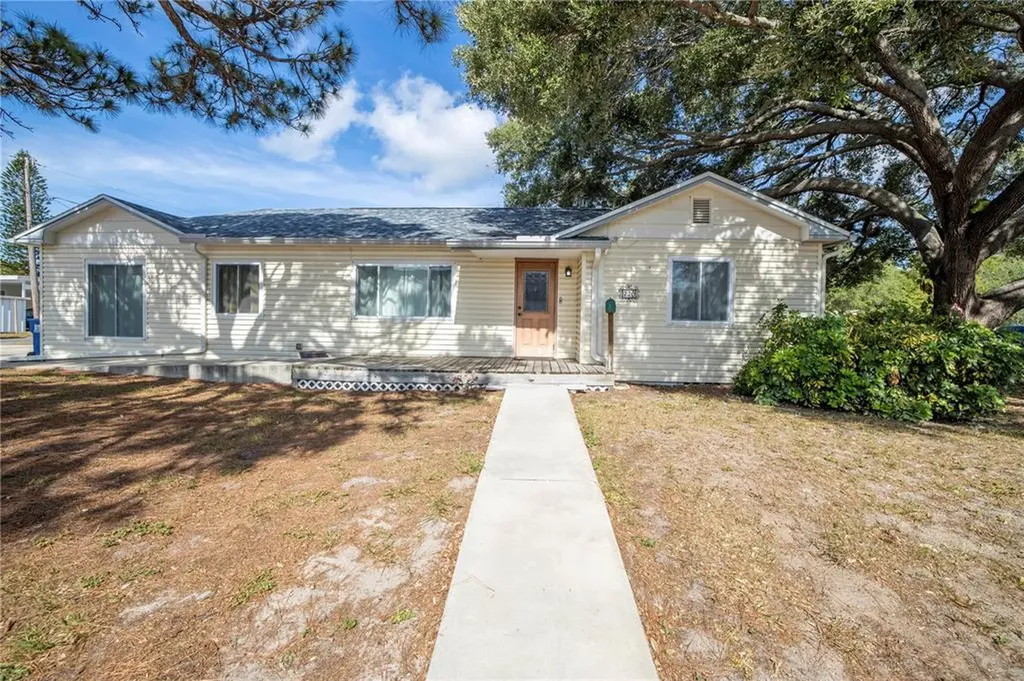 220 62nd Street N St Petersburg FL 33710