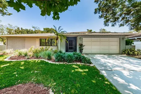 9442 Laura Anne Drive Seminole FL 33776