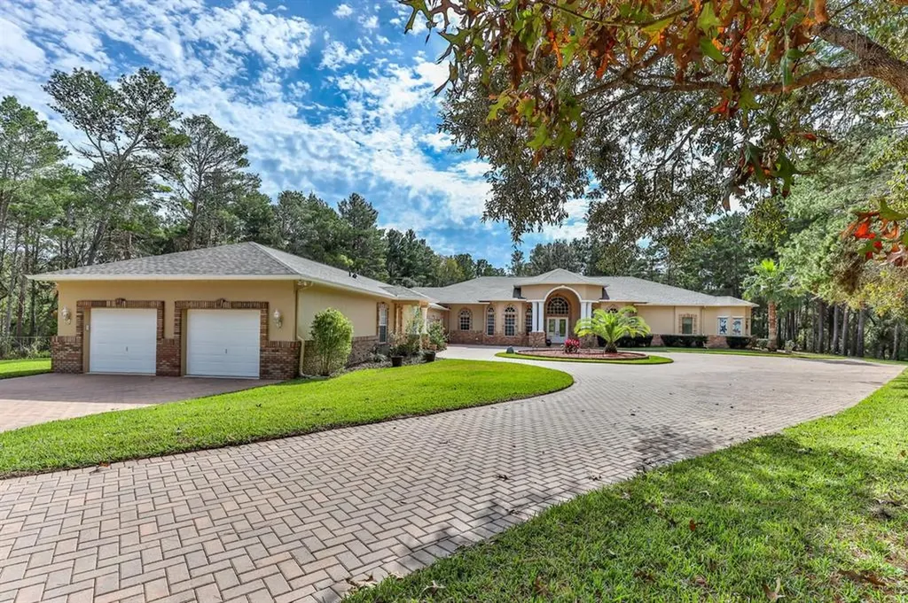 9402 Sand Pines Court Weeki Wachee FL 34613