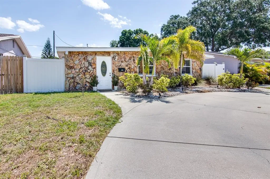 639 Northwest Boulevard N St Petersburg FL 33702