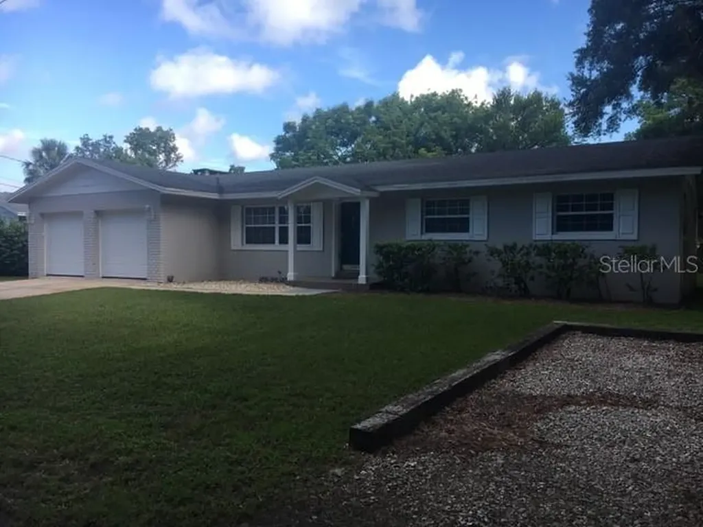 1113 E University Avenue Deland FL 32724