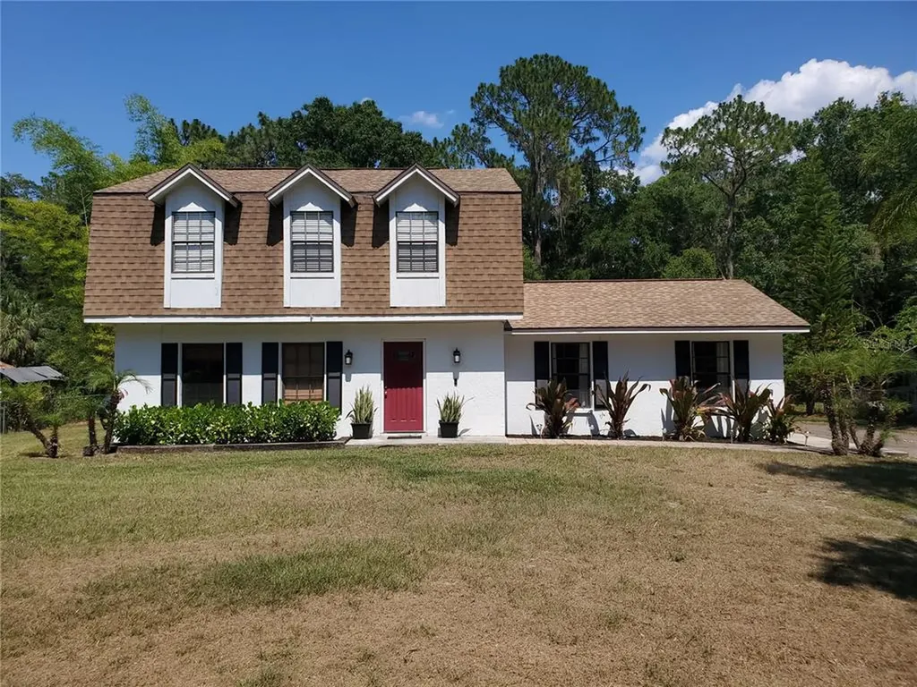 1104 S Wiggins Road Plant City FL 33566