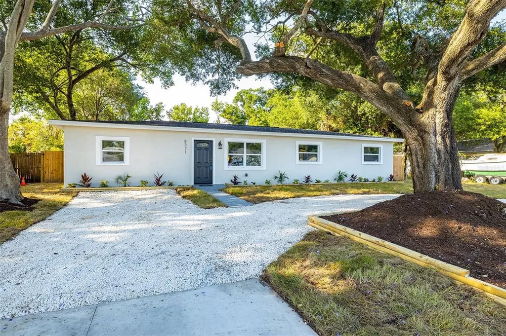 8371 Jacaranda Avenue Seminole FL 33777