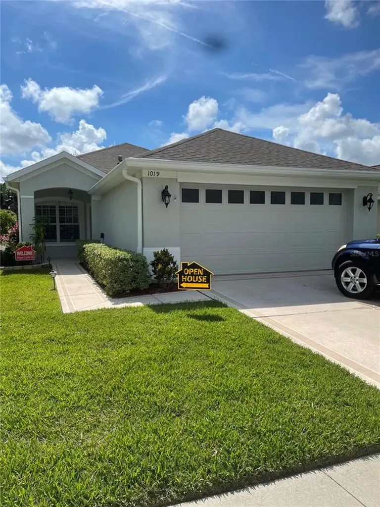1019 Saint Ives Court Mount Dora FL 32757