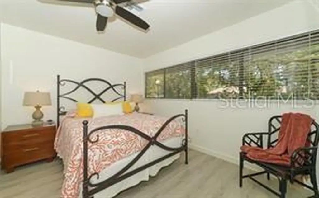 3543 Longmeadow Sarasota FL 34235