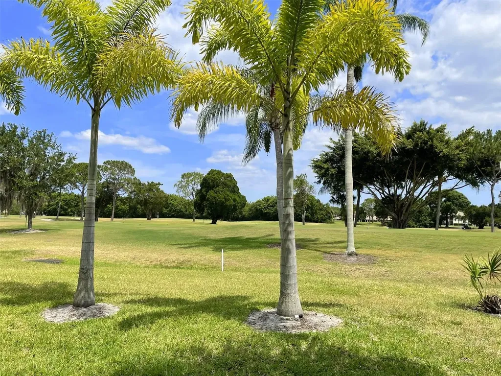 3543 Longmeadow Sarasota FL 34235