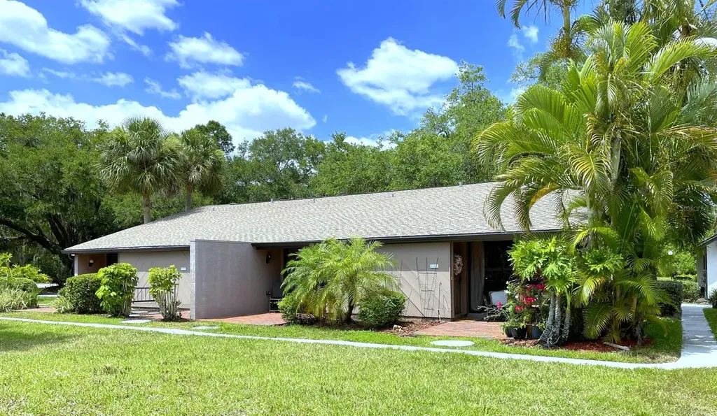3543 Longmeadow Sarasota FL 34235