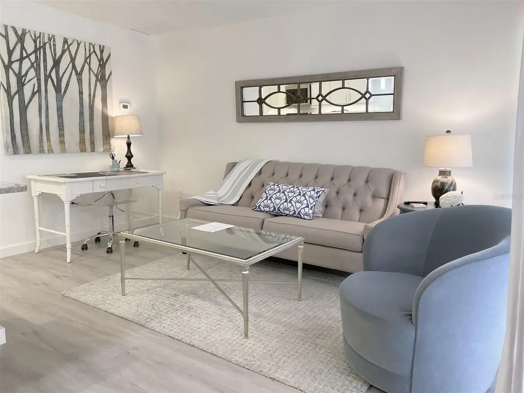 3543 Longmeadow Sarasota FL 34235
