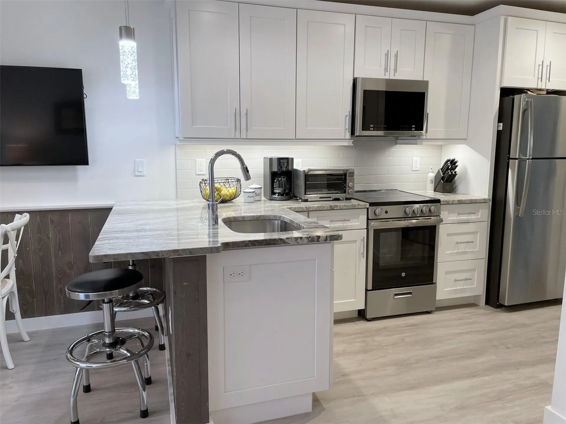 3543 Longmeadow Sarasota FL 34235