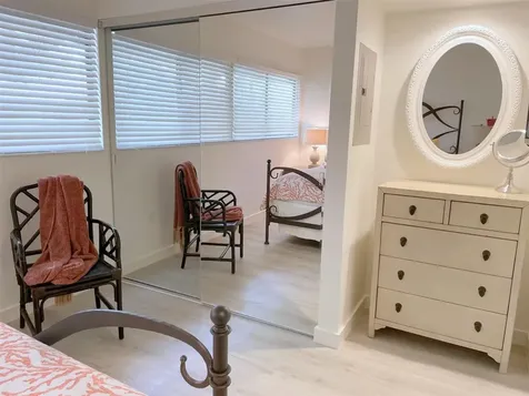 3543 Longmeadow Sarasota FL 34235