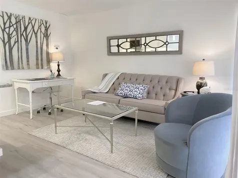 3543 Longmeadow Sarasota FL 34235