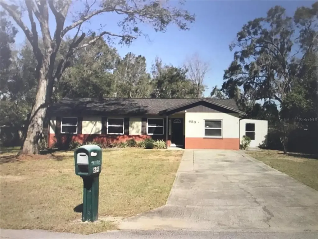 689 Cumberland Road Deland FL 32724