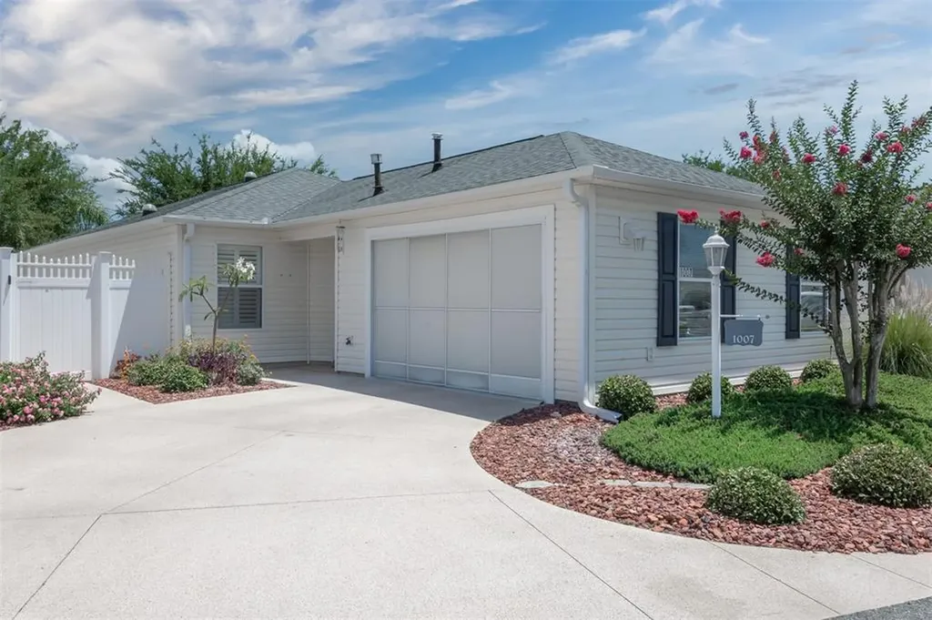1007 Smyrna Street The Villages FL 32162
