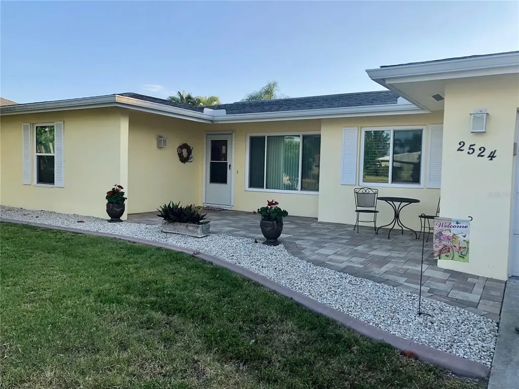 2524 Shelby Parkway Cape Coral FL 33904
