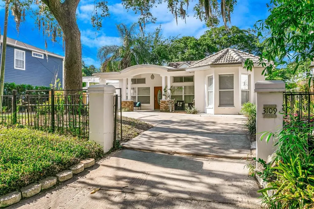 3109 W Oakellar Avenue Tampa FL 33611