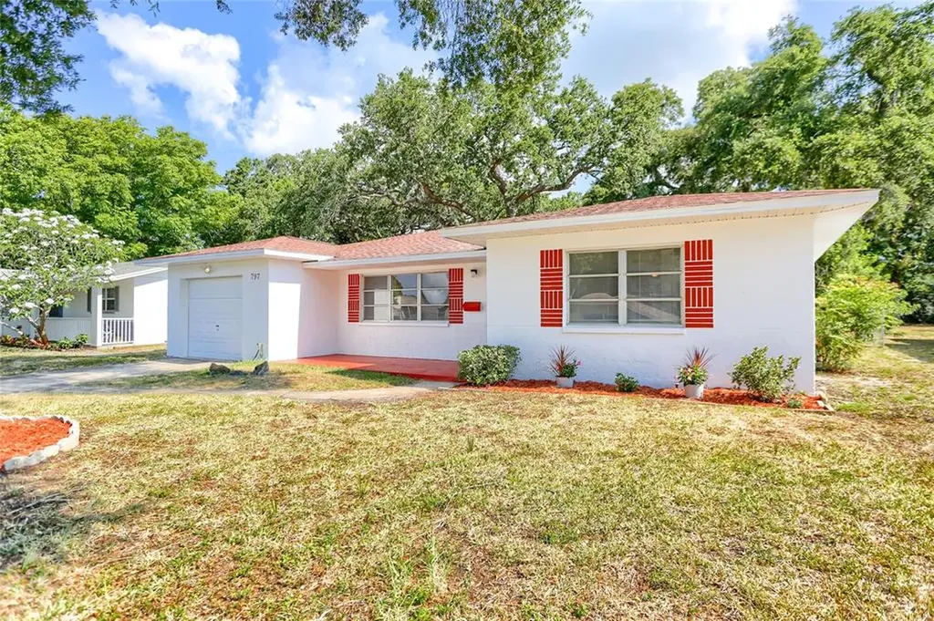 797 58th Avenue S St Petersburg FL 33705