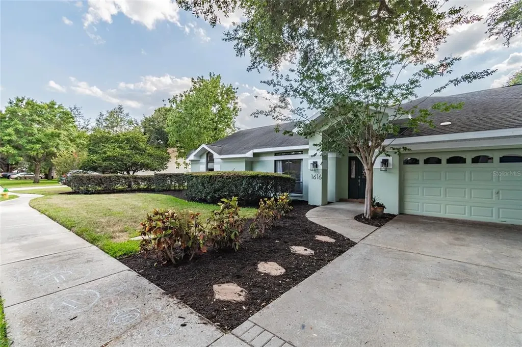 1616 Palace Court Valrico FL 33594