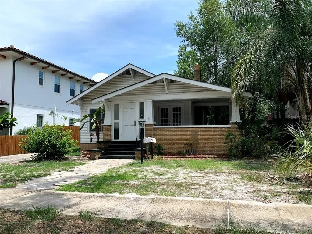 820 29th Avenue N St Petersburg FL 33704