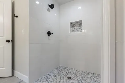 2424 NE 2nd Avenue Gainesville FL 32641