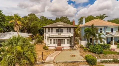 2015 Beach Drive SE St Petersburg FL 33705