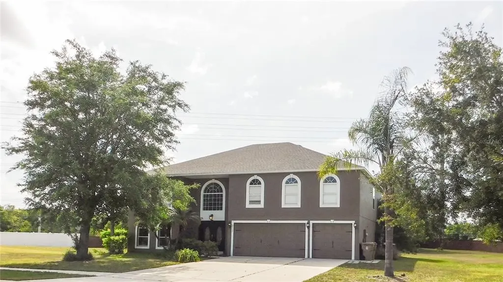 2713 Garrett Nicholas Loop Kissimmee FL 34746