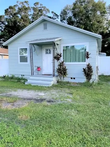 2880 62nd Avenue N St Petersburg FL 33702