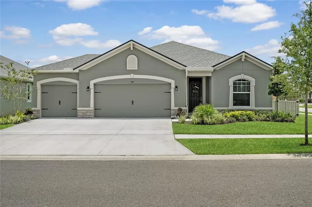909 Lee Shore Street Valrico FL 33594