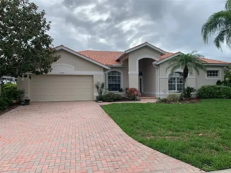 8739 Grey Oaks Avenue Sarasota FL 34238
