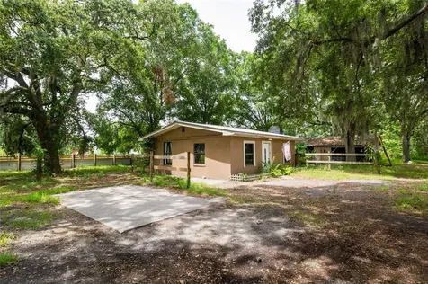 121 S Wiggins Road Plant City FL 33566