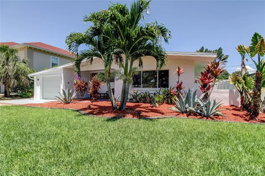 4135 Huntington Street NE St Petersburg FL 33703