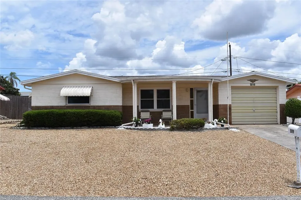 5019 Colonnade Avenue Holiday FL 34690