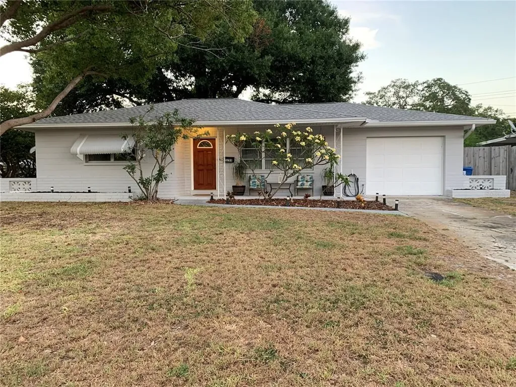 5299 36th Avenue N St Petersburg FL 33710