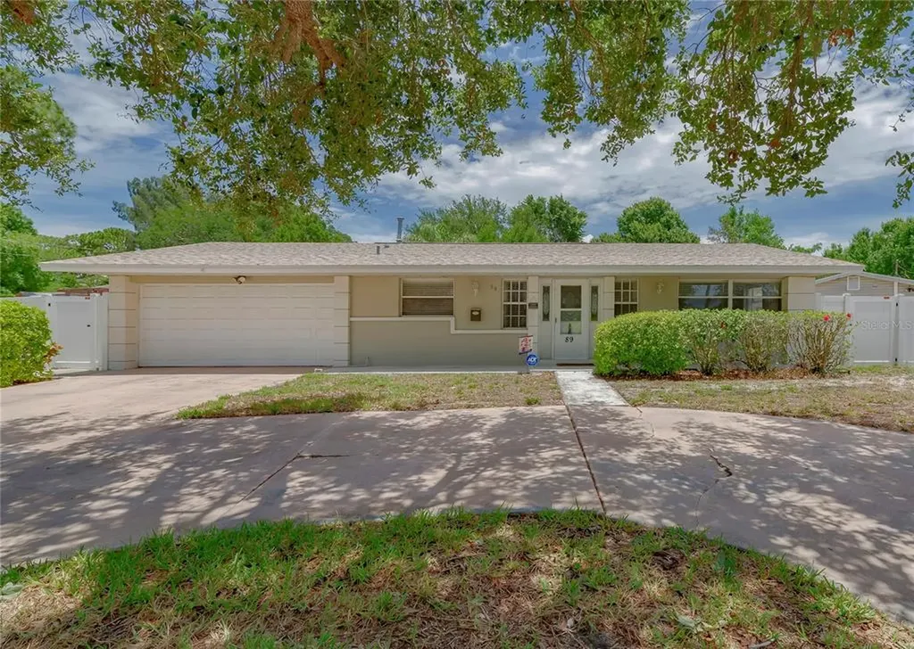 89 89th Avenue NE St Petersburg FL 33702