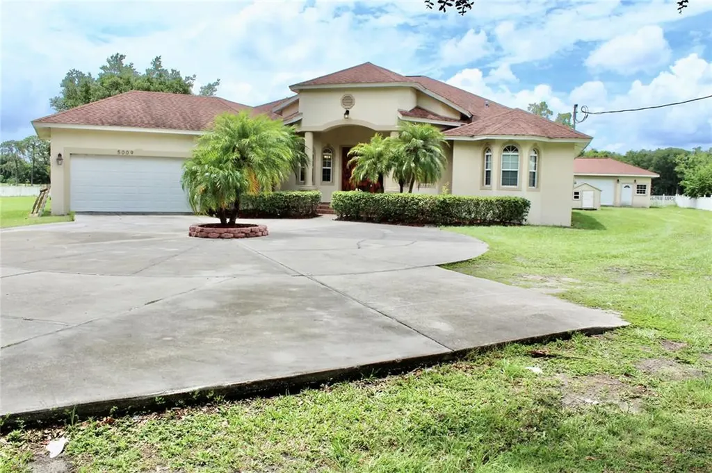 5009 Barron Oaks Place Plant City FL 33566