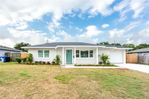 5284 36th Avenue N St Petersburg FL 33710