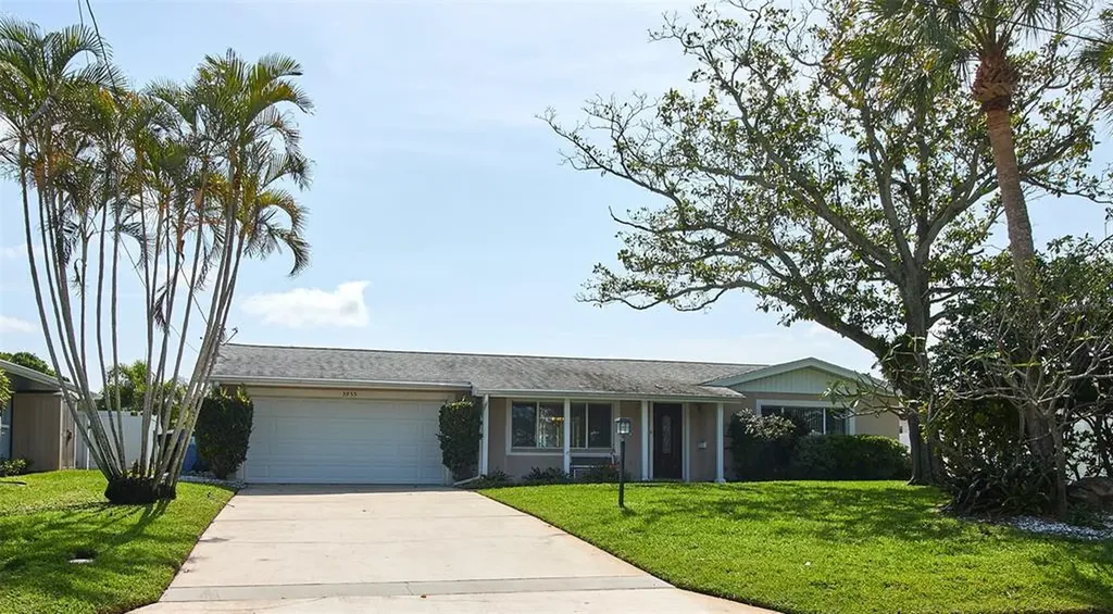 3955 14th Way NE St Petersburg FL 33703