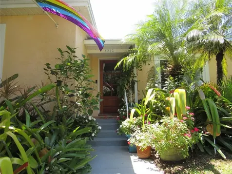 4242 Dartmouth Avenue N St Petersburg FL 33713